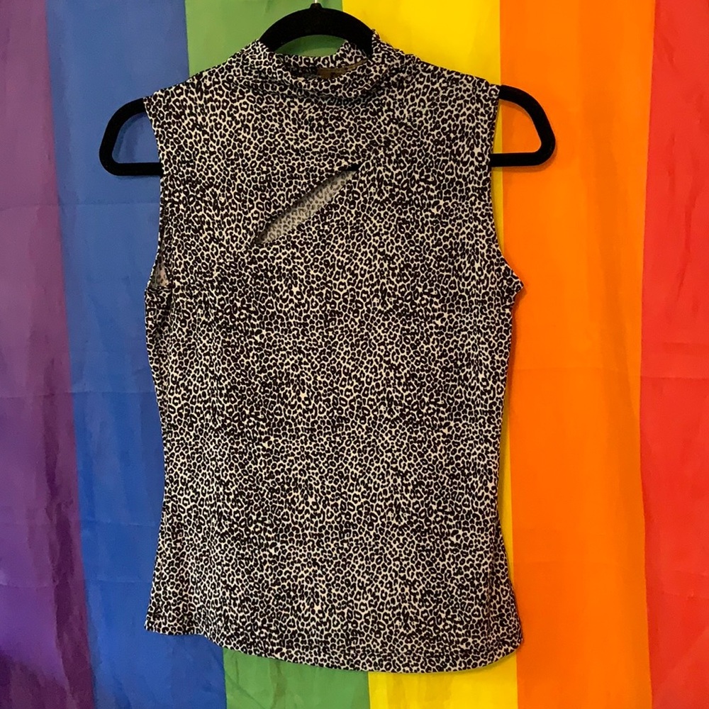 Coin Leopard Print Top High Neck w/ Cutout - Picture 2 of 5